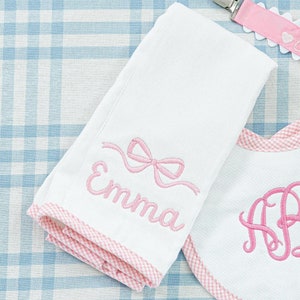 Spucktuch mit Karorand und Motiv // Kariert Spucktuch, Spucktuch Baby Girl, Junge, Kariert Spucktuch, Spucktuch individuell, Geschenk mit Monogramm