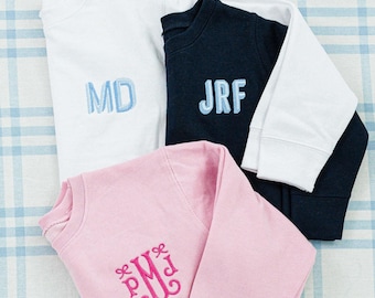 Moletom com gola redonda // Moletom infantil, nome do bebê, moletom bordado para crianças, moletom personalizado para crianças pequenas, nome personalizado, juvenil