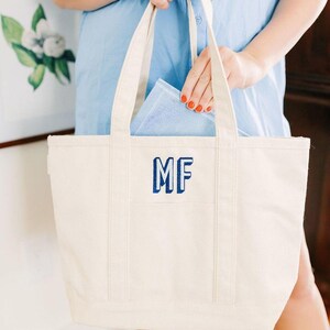 Bolsa de lona // Bolsa con monograma y cremallera superior, bolsa personalizada, bolsa escolar, regalo de dama de honor, bolsa de playa, bolsa irónica, bolsa para niños imagen 7