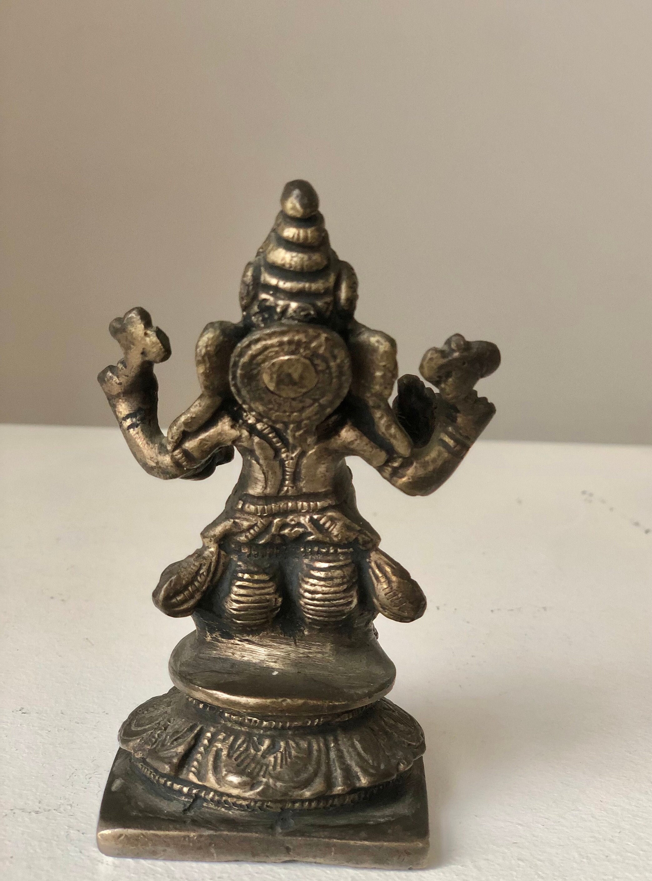 ヴィンテージの小さなブロンズ製ガネーシャ像：インドの家庭寺院の装飾