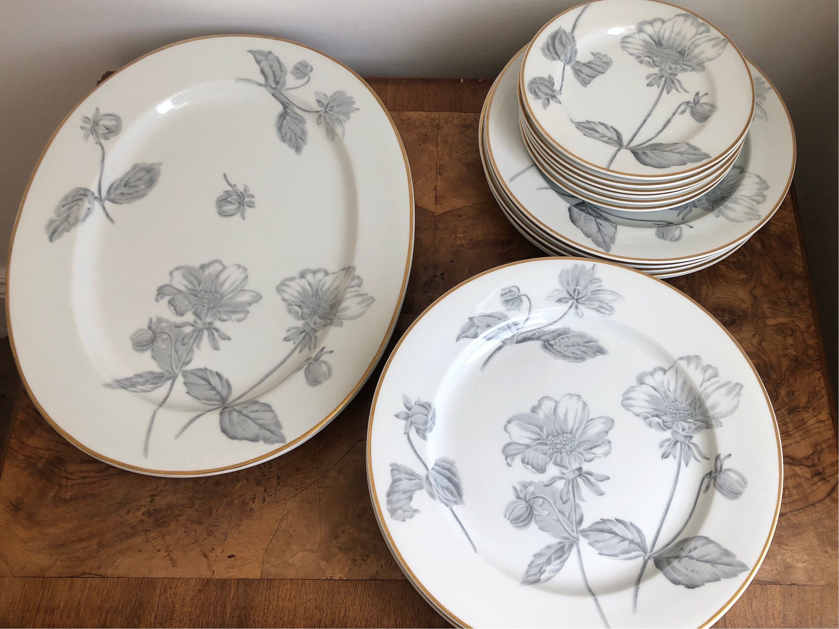 アンティーク ロイヤルウースター ホワイト＆グレー フローラル