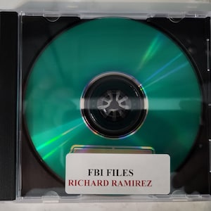 Richard Ramirez Night Stalker FBI Dateien CD + Fotos | Serienmörder True Crime Sammlerstück | 550 Seiten FBI File + Mugshot Foto