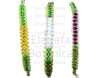 Puede incluir: Tres pulseras de cuentas con cuentas verdes, amarillas, blancas y rojas. Las pulseras están hechas con cuentas pequeñas y redondas y tienen un cierre dorado.
