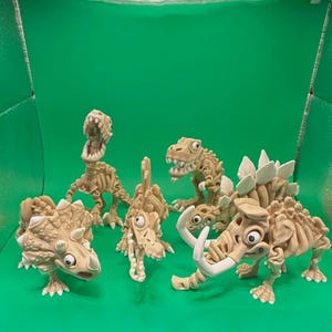 3D Printed Skeleton Dinosaurs, Articulating Dinosaurs, Velociraptors, Spinosaurus, T-Rex, Stegosaurus, Triceratops, Mammoth, Desk Toys