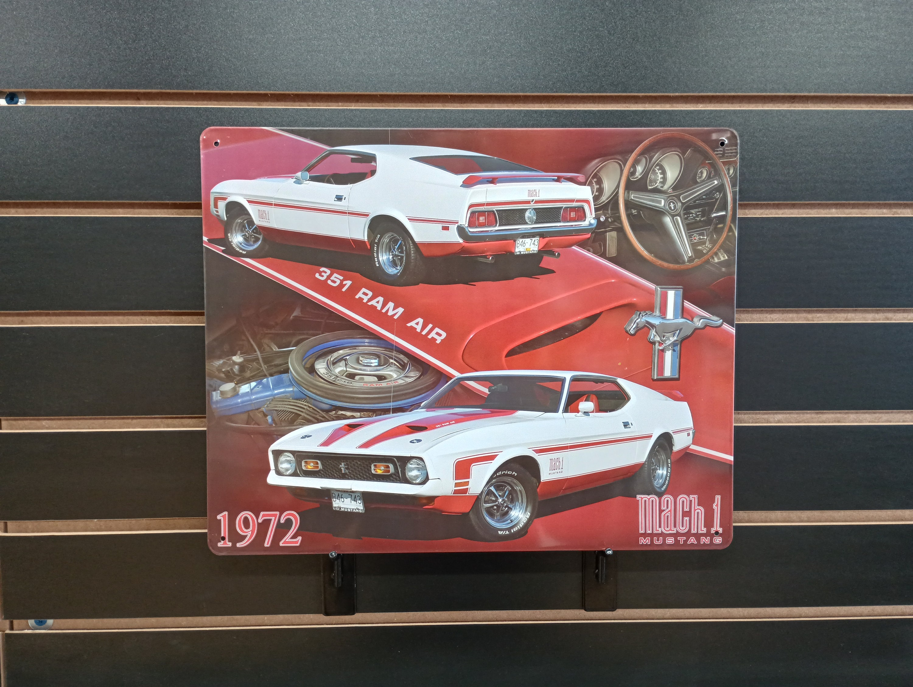 American Muscle 1972 Ford Mustang Fastback (Class of 1972) 1:18 Scale
