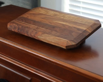 Extra large walnut cheese / bread board highly figured