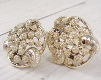 Chic Vintage 1960s Gold Tone Textured Clip-On Earrings