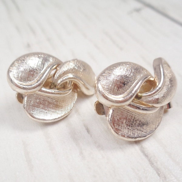 Lightweight Vintage 1960s Textured Gold Tone Clip-On Earrings signed Globus Foreign