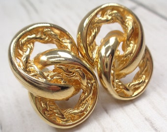 Elegant Vintage Gold-tone Clip-on Earrings - Chain/Link Design