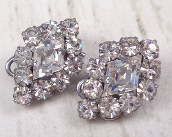Small 1950s Vintage Silver Tone Clip-On Earrings with Clear Sparkling Rhinestones