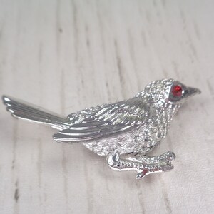 Enchanting Signed Vintage Sarah Coventry Silver-tone 'Early Bird' Brooch Wren/Sparrow Bird Brooch image 7