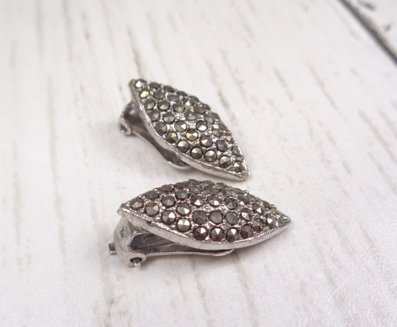 Vintage Silver Tone 1950s-60s Marcasite Clip-On Diamond Shaped Earrings image 3