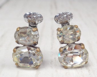 Vintage 1950s Clear Crystal Clip-On Earrings - Elegant and Timeless