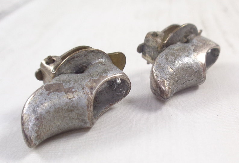 Vintage 50s Dutch Clog Clip On Earrings. Silver Tone Clog Earrings. Unusual. image 4