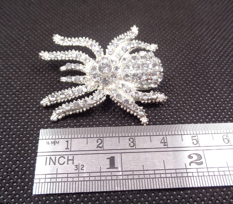 Vintage Silver-Tone Spider Brooch with Clear Glass Cabochons Sparkly Arachnid Tarantula Elegance for Your Collection image 8