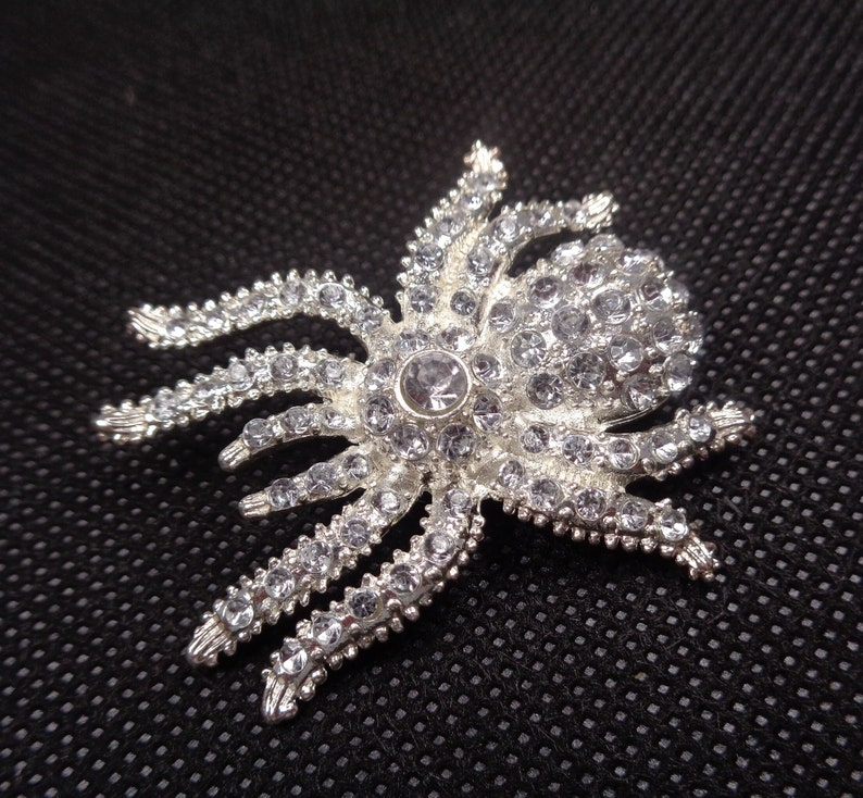 Vintage Silver-Tone Spider Brooch with Clear Glass Cabochons Sparkly Arachnid Tarantula Elegance for Your Collection image 6