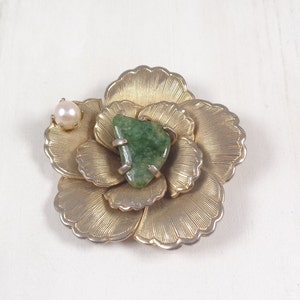 Vintage 60s Camelia Flower Brooch with Faux Pearls/Jade & Matching Screw Back Earrings. image 6