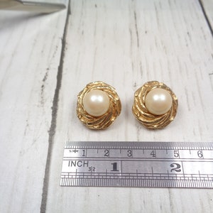 Vintage Gold-Tone Faux Pearl Clip-On Earrings Elegant Design image 8