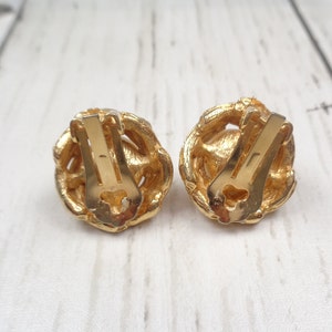 Vintage Gold-Tone Faux Pearl Clip-On Earrings Elegant Design image 7