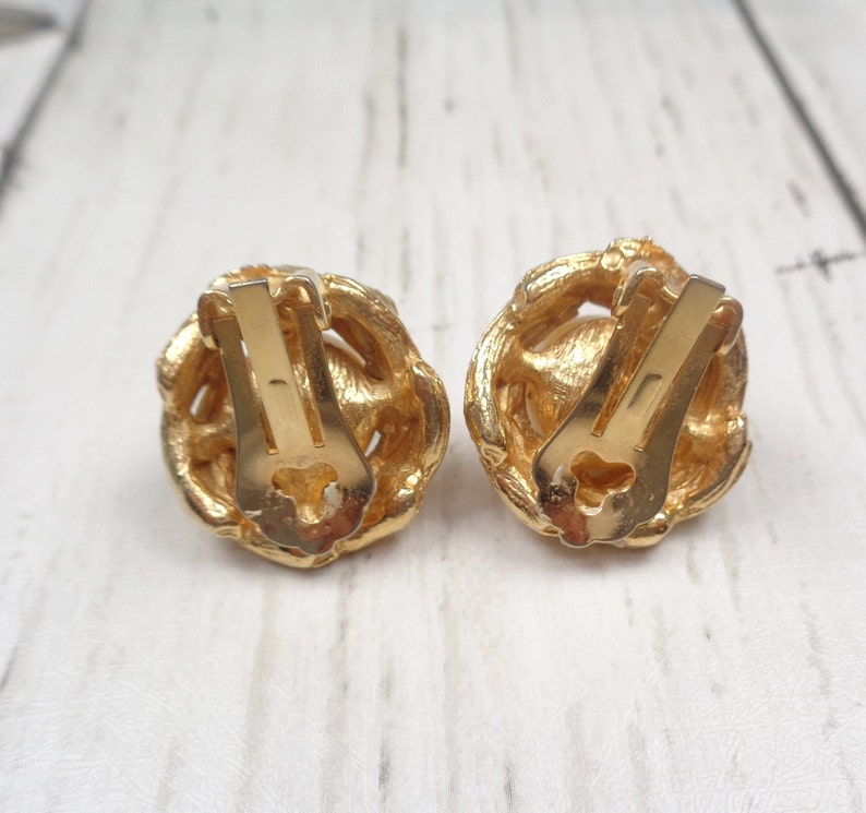 Vintage Gold-Tone Faux Pearl Clip-On Earrings Elegant Design image 7