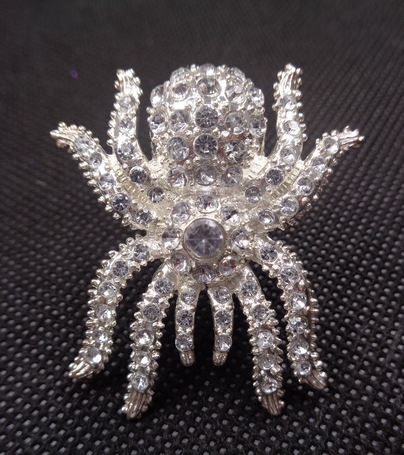 Vintage Silver-Tone Spider Brooch with Clear Glass Cabochons Sparkly Arachnid Tarantula Elegance for Your Collection image 2