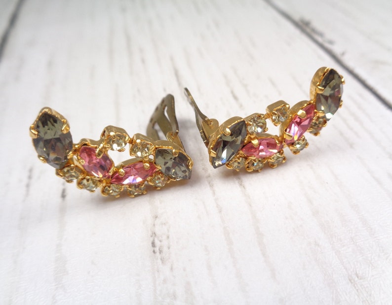 Elegant 1960s Vintage Gold Tone Clip-On Earrings with Pink, Grey and Clear Crystals image 5