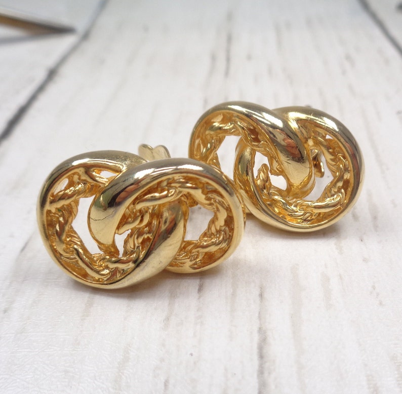 Elegant Vintage Gold-tone Clip-on Earrings Chain/Link Design image 6
