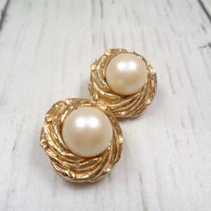 Vintage Gold-Tone Faux Pearl Clip-On Earrings Elegant Design image 6