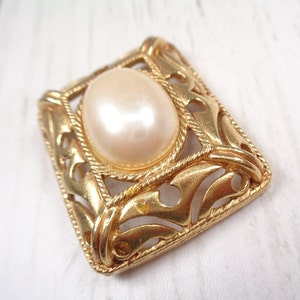 Signed Vintage Richelieu Brooch from the 1960s with Faux Pearl image 6