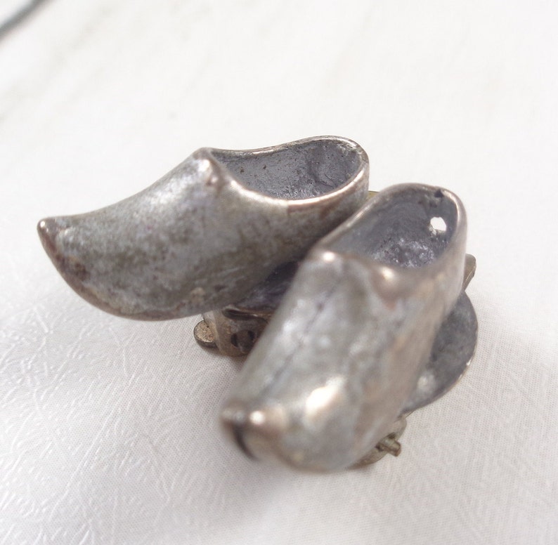 Vintage 50s Dutch Clog Clip On Earrings. Silver Tone Clog Earrings. Unusual. image 2