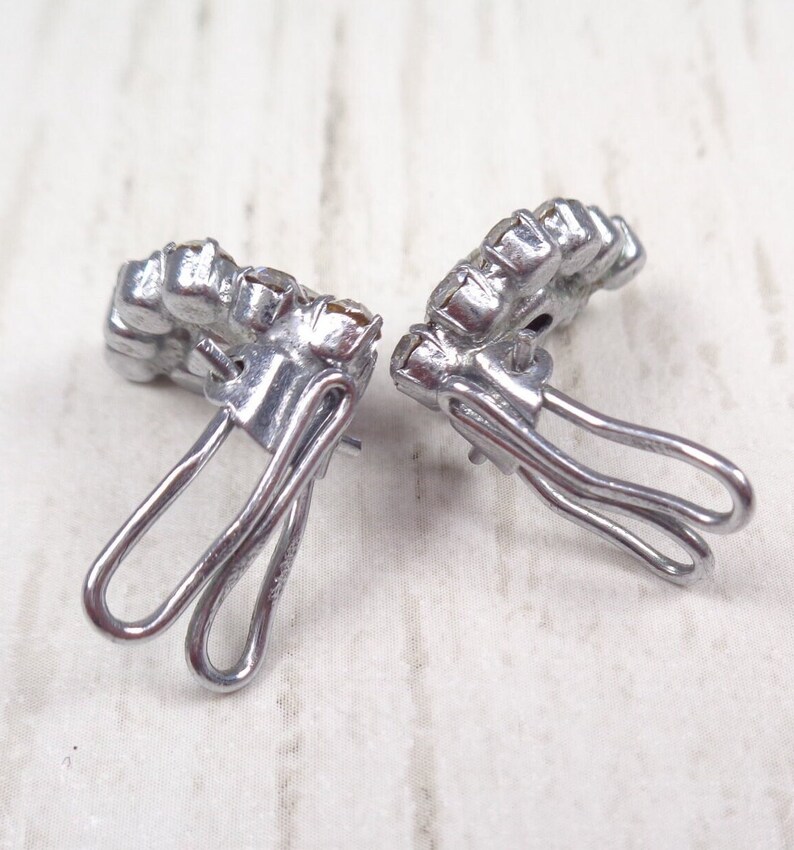 Small 1950s Vintage Silver Tone Clip-On Earrings with Clear Sparkling Rhinestones image 5