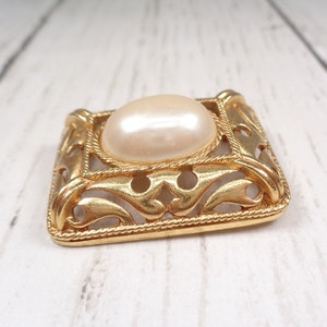 Signed Vintage Richelieu Brooch from the 1960s with Faux Pearl image 4