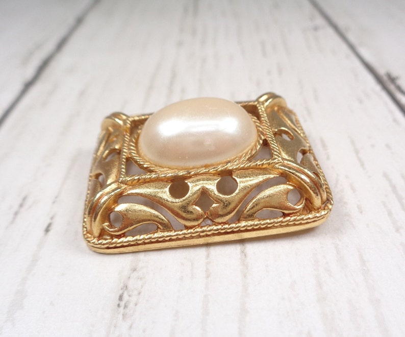 Signed Vintage Richelieu Brooch from the 1960s with Faux Pearl image 4