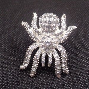 Vintage Silver-Tone Spider Brooch with Clear Glass Cabochons Sparkly Arachnid Tarantula Elegance for Your Collection image 4