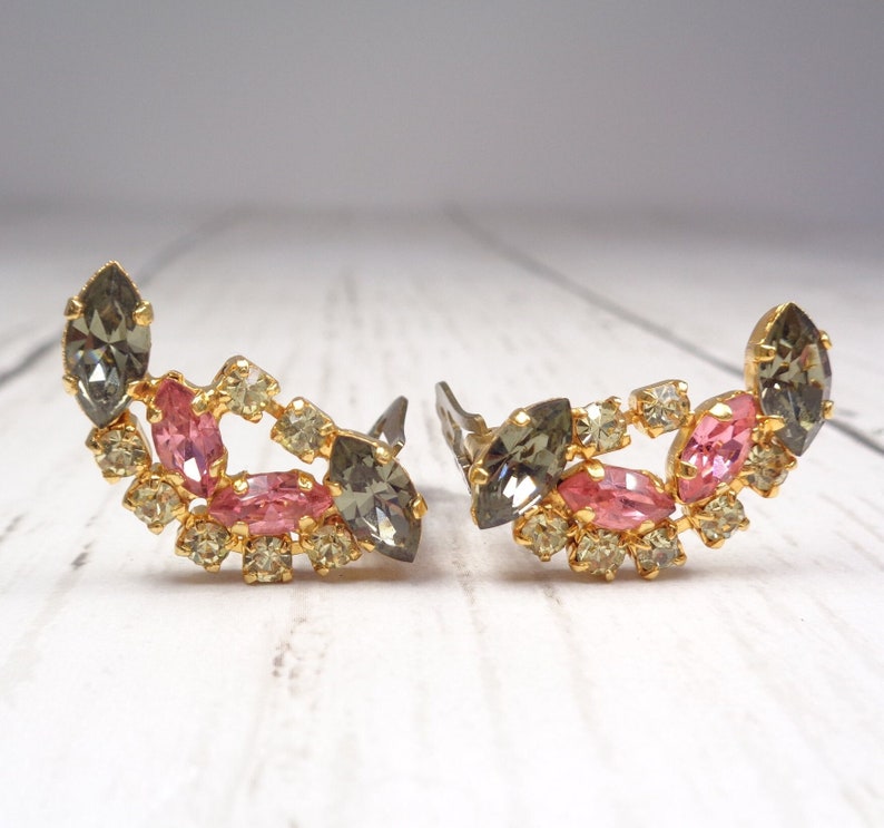 Elegant 1960s Vintage Gold Tone Clip-On Earrings with Pink, Grey and Clear Crystals image 1