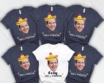 Chemise d'anniversaire personnalisée Face Fiesta : t-shirt de fête sombrero personnalisé