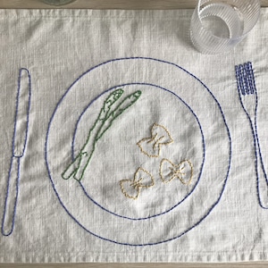 Hand-embroider linen placemat for pasta lovers featuring a plate with asparagus and farfale, knife and fork.Pasta party.Gift Italian style
