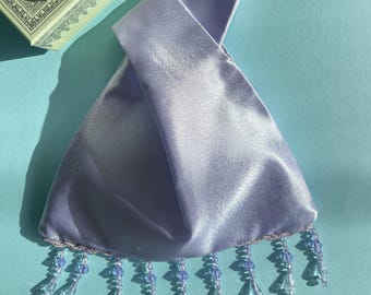 Borsa annodata in raso fatta a mano con frange di perline, pochette da sera, borsetta elegante, borsa con nappine