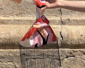 Borsa a nodo con frange di perline nere, tessuto Pucci design, rosa e giallo banana, accessorio da spiaggia
