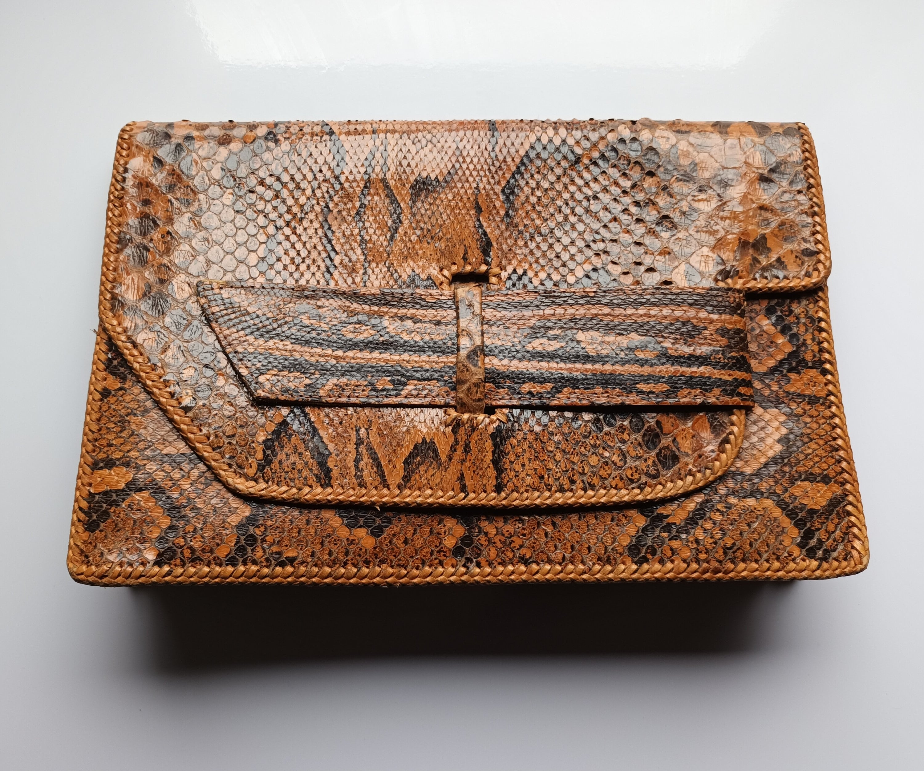 Pochette vintage in pelle di serpente pitone con cerniera YKK