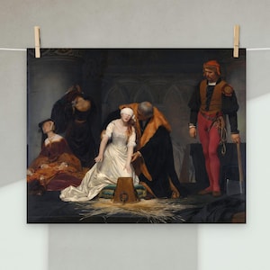 Puede incluir: Una impresión de una pintura histórica que representa una escena con varias figuras. Una mujer con un vestido blanco está vendada y arrodillada. Un hombre con sombrero y medias rojas está de pie con un hacha. Otras figuras están en el fondo.