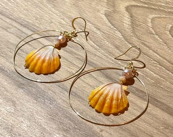 Pendientes Sunrise de oro laminado de 14 quilates con perlas y ópalo rosa