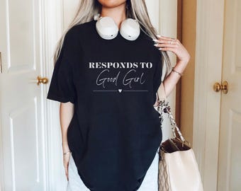 グッドガールシャツ、グッドガールシャツ、スマッティブックシャツ、ダークロマンスシャツ、スパイシーリーダーシャツ、STFUATTDLAGG、モラリーグレーシャツに反応します