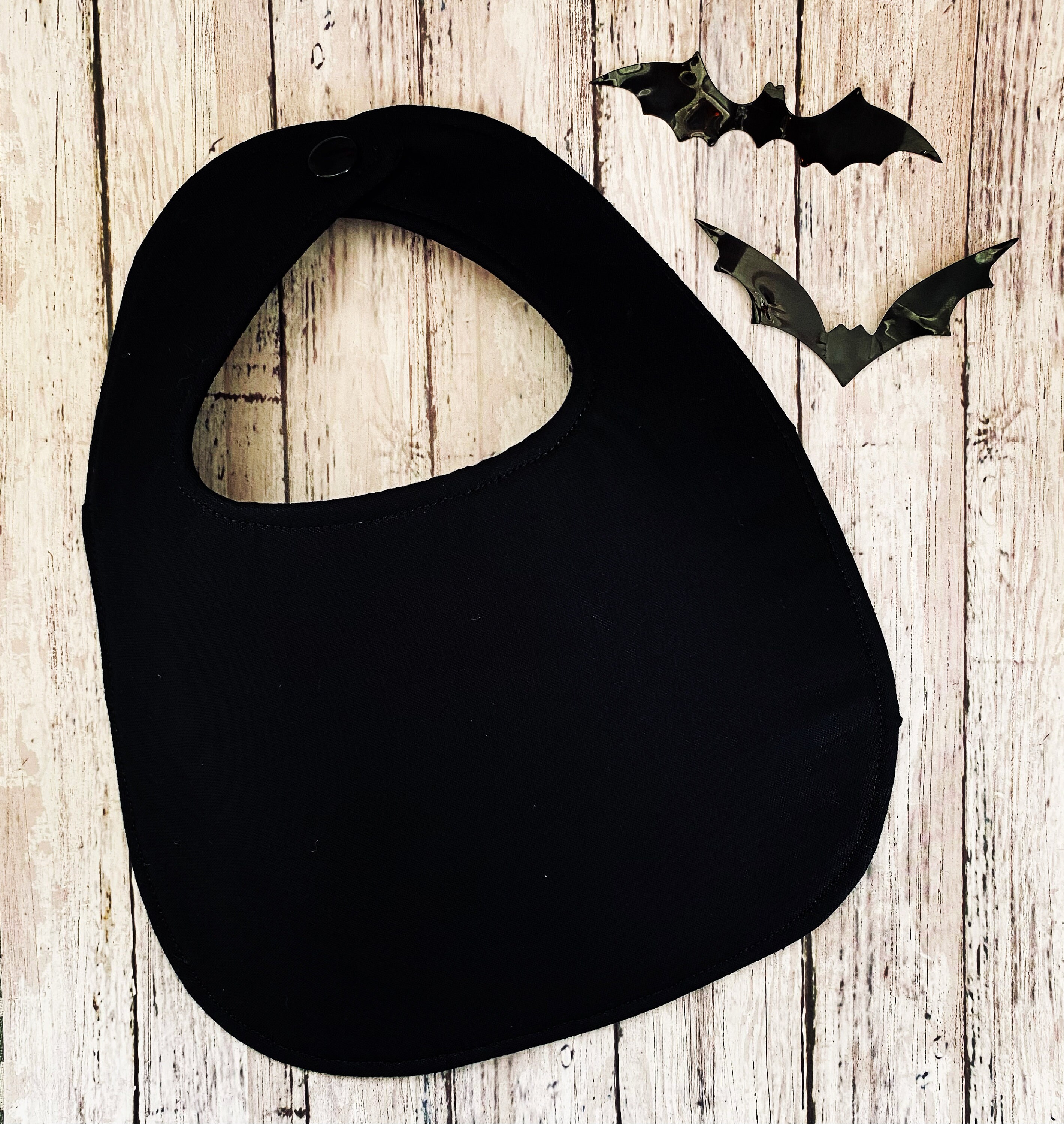 Bavoir Enfant Noir Numéro Aubrion – Taille Unique, Noir