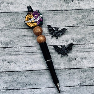 Sorta Spooky Sorta Sweet Pluma de escritura Hermoso Halloween
