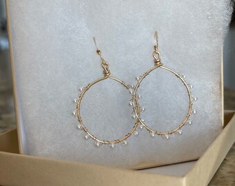 Pearl loop earrings