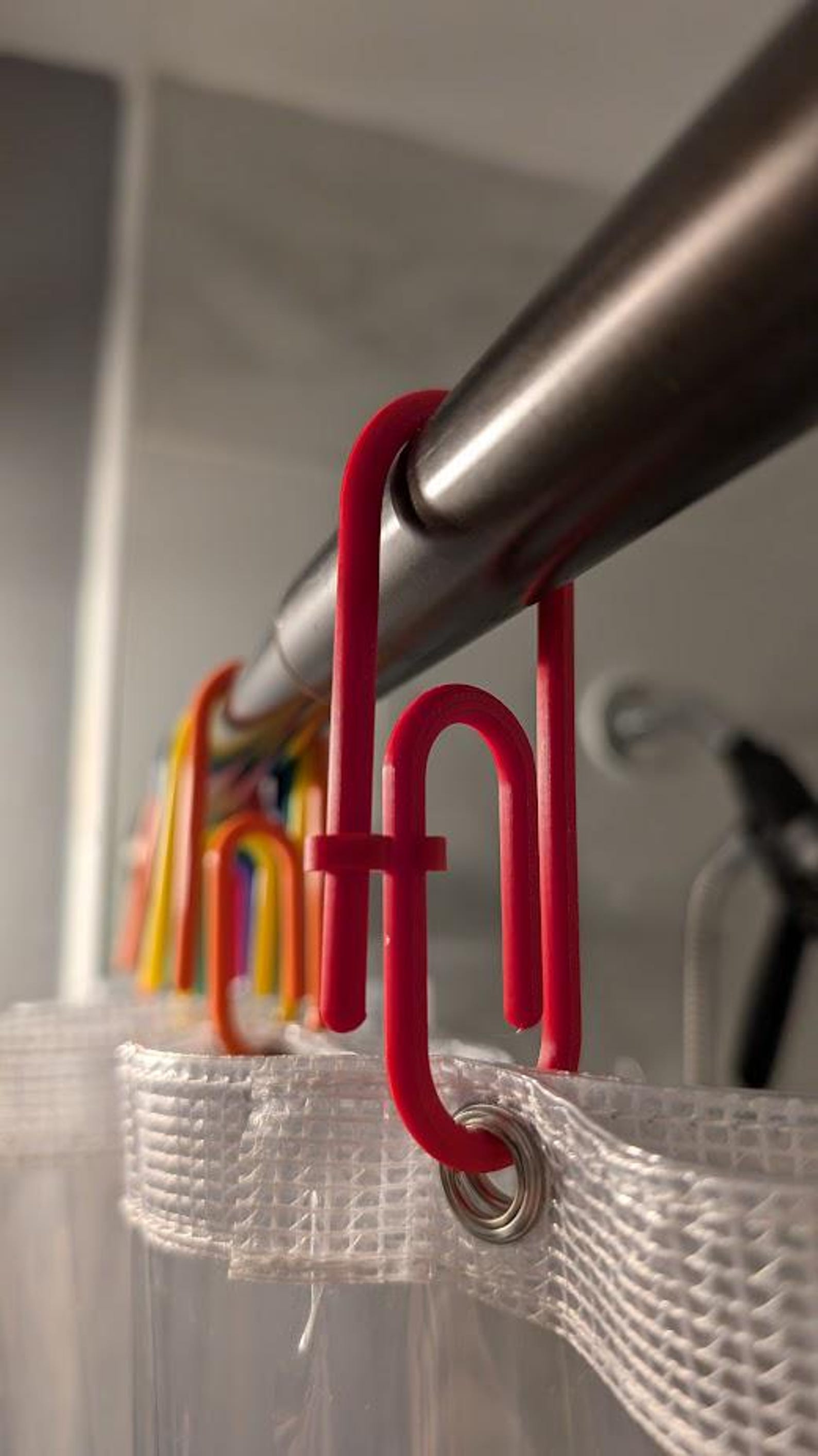 Jumbo Paperclip Shower Curtain Rings - All Red