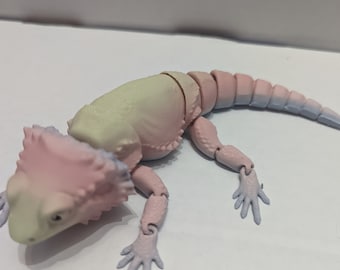 3D Printed bearded dragon (now with black eyes)