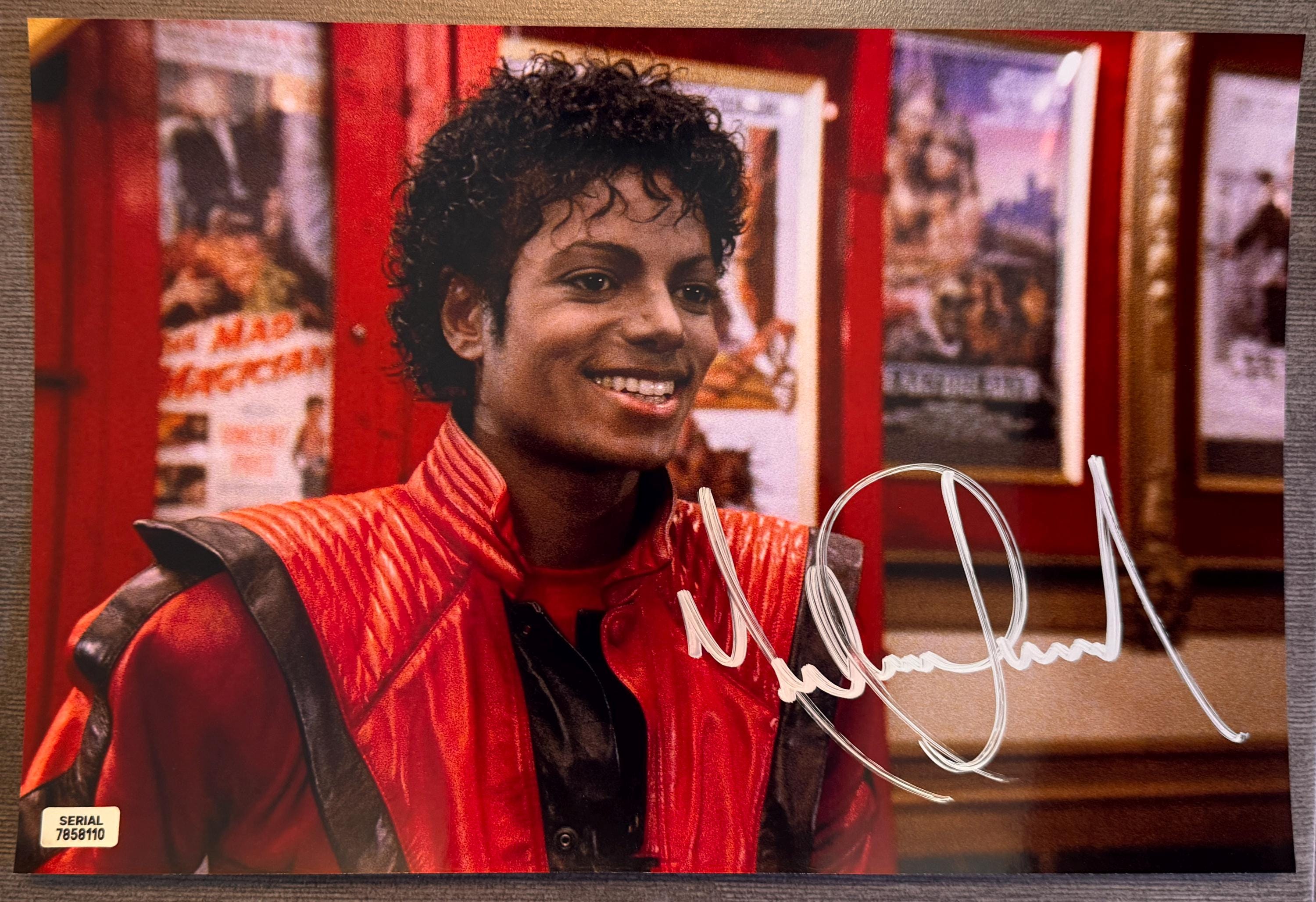 （当時物）MIGNION COLLECTION TAKE AUTOGRAPH Michael Jackson Thriller Signed Autographed 8x12 Inch Photo + COA