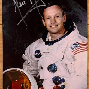 Neil Armstrong signed autographed 8x12 inch photo + COA